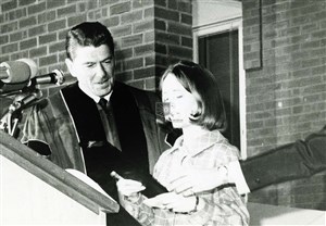 Image description is not available for 1967.051